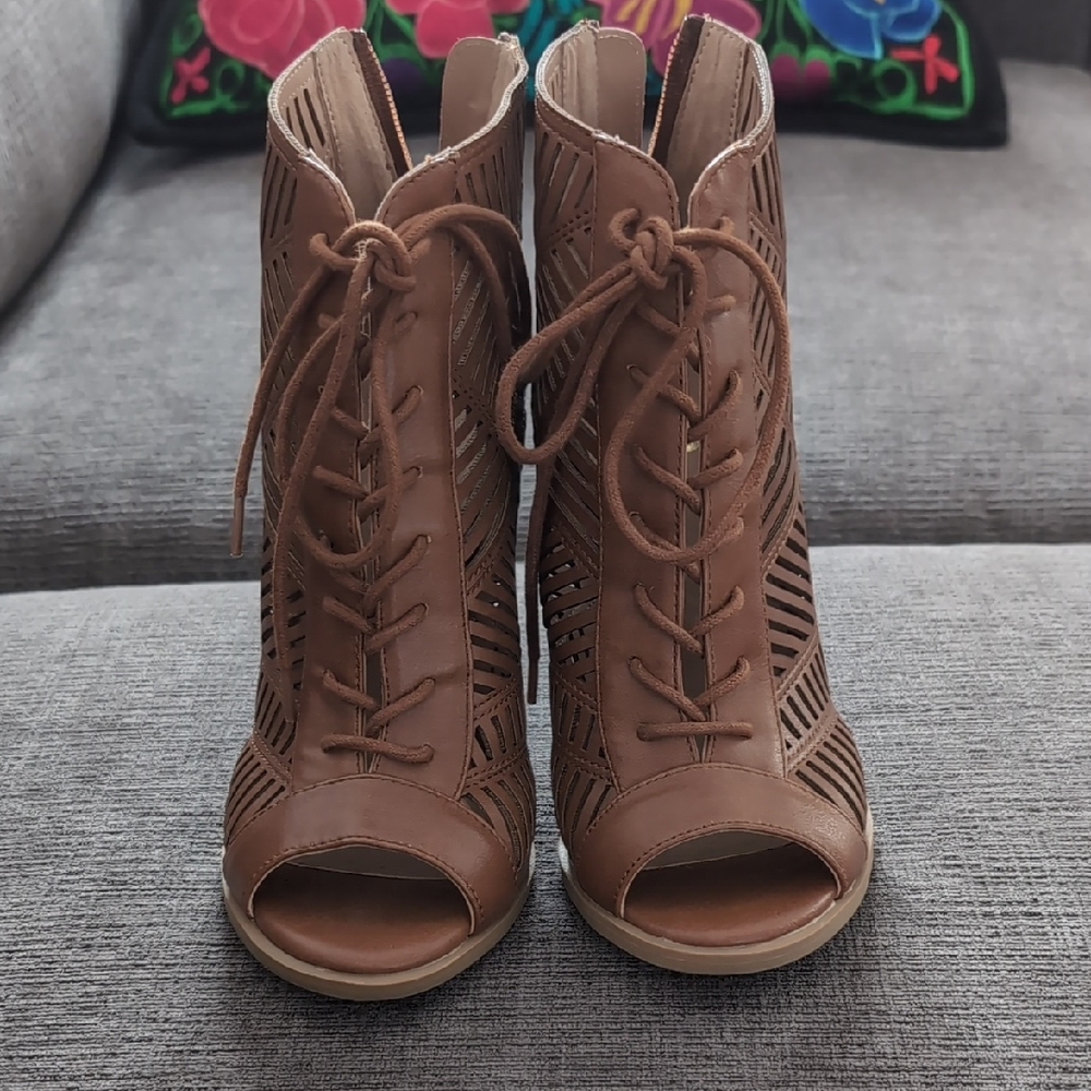 Chic Lace-Up Brown Peep Toe Heeled Boots